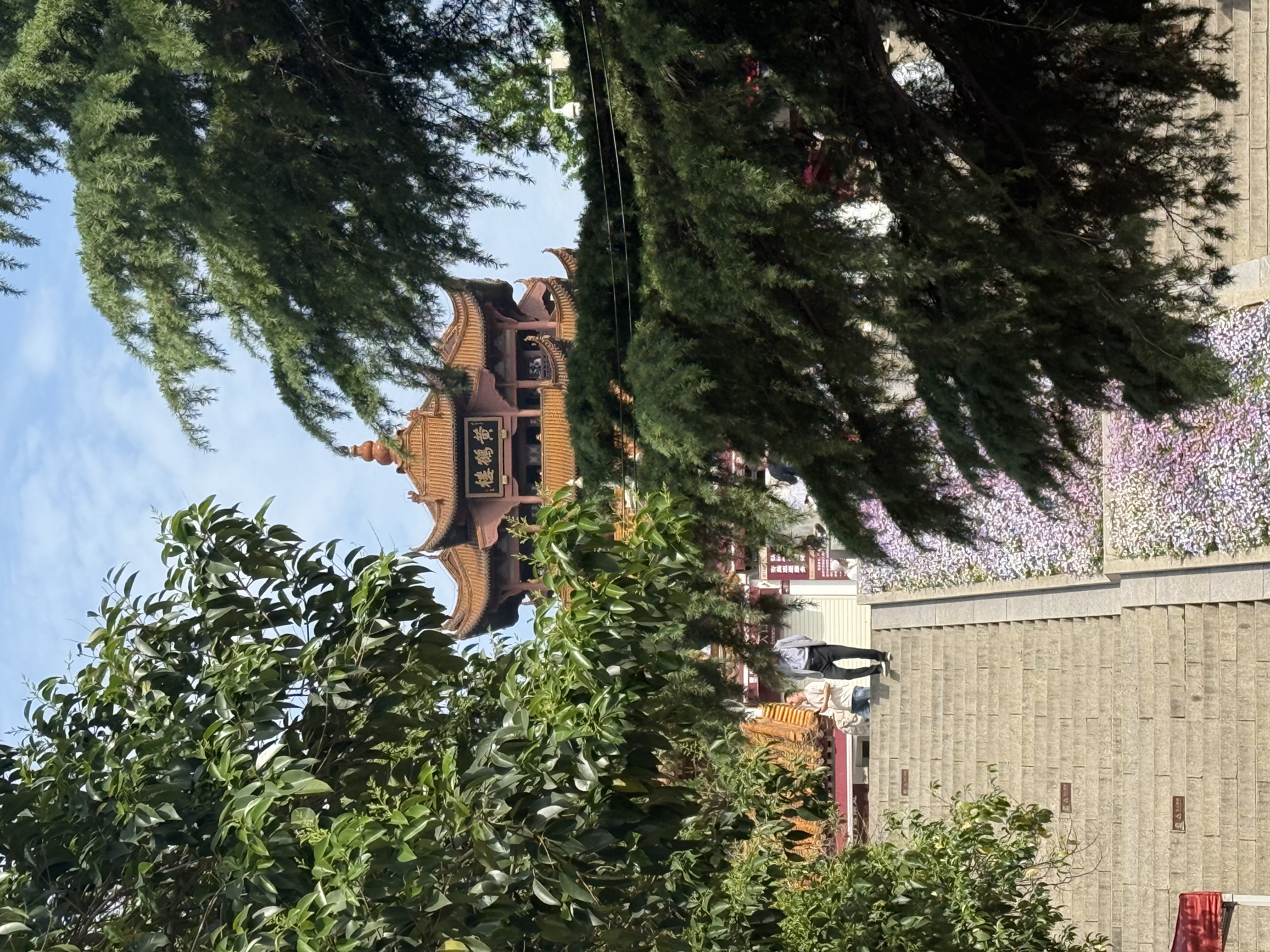 黄鹤楼公园门口