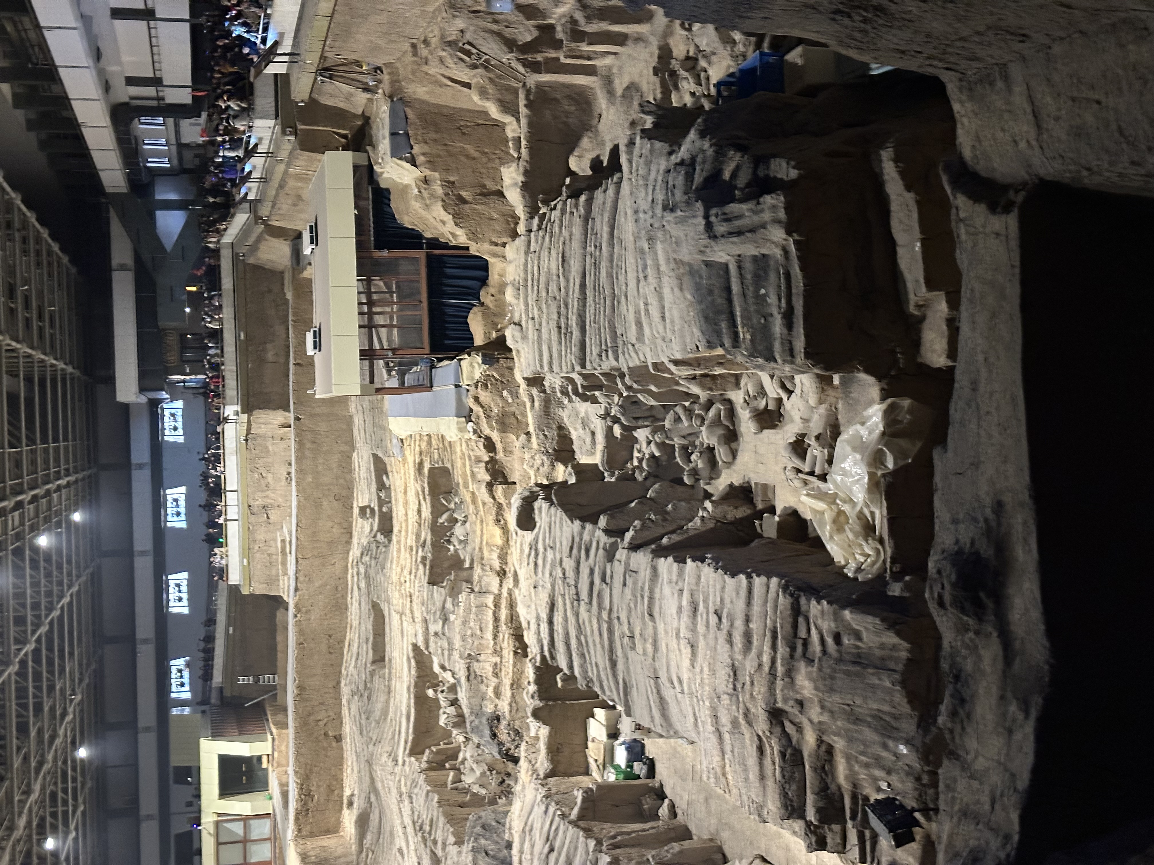 二号坑兵马俑考古方舱